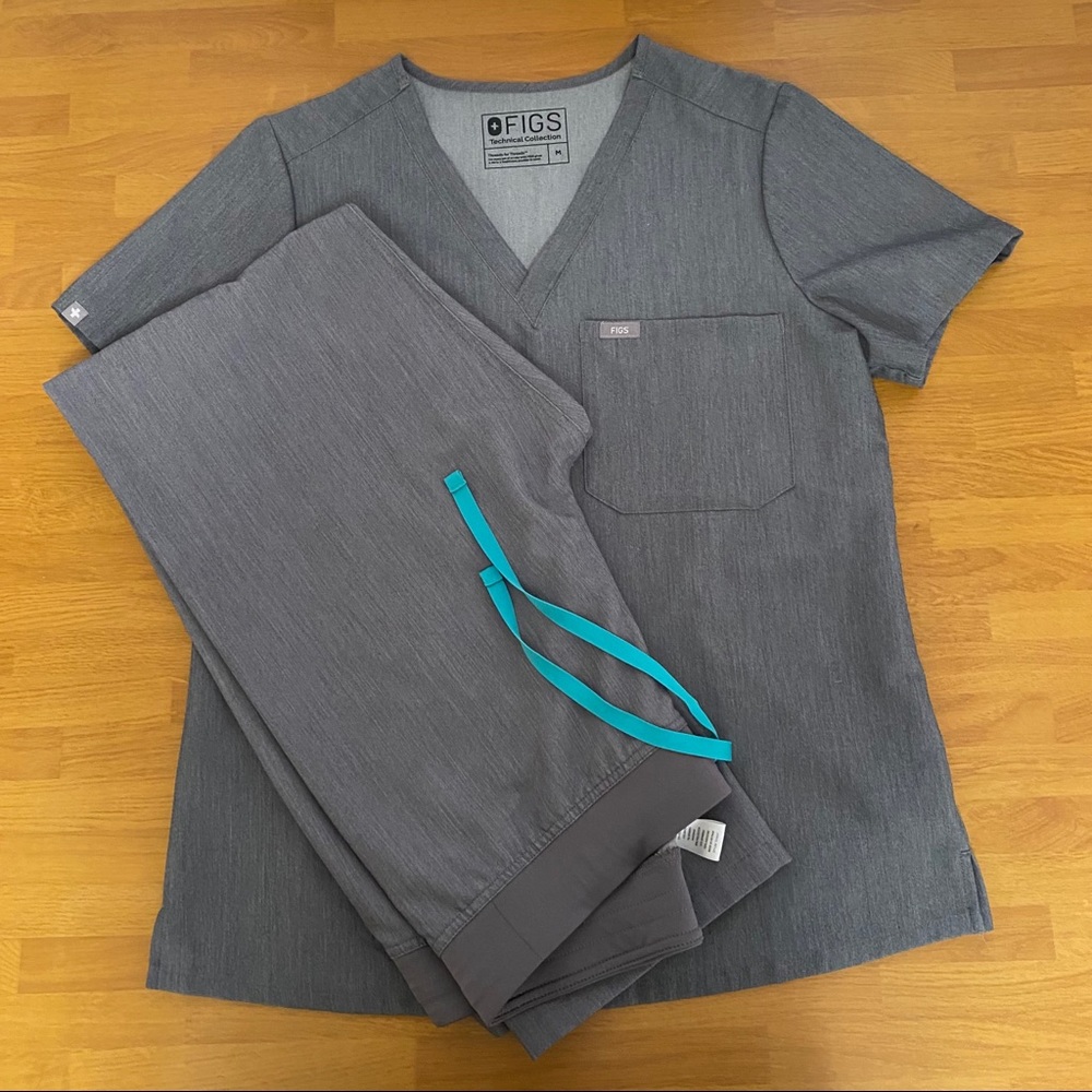 FIGS Scrubs Graphite Medium/Medium Tall